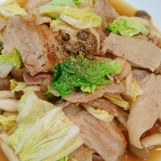 簡単ボリューム満点♪豚バラ肉の中華風黒胡椒野菜炒め